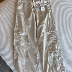 Zara Women’s Light Tan Cargo Pants